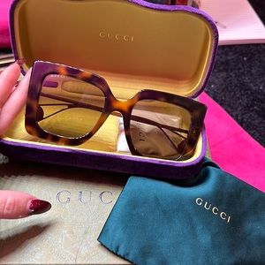 Gucci oversized sunglasses